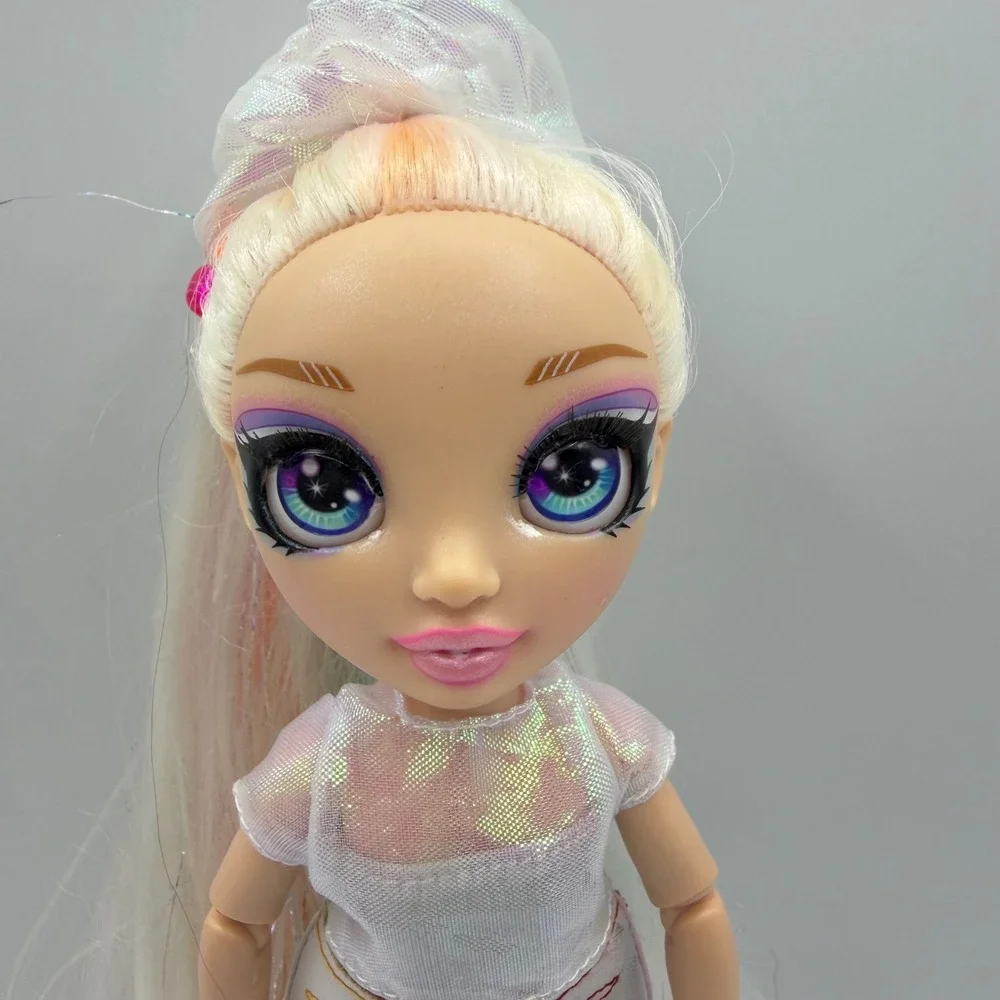 Rainbow High Amaya Raine Fashion Doll Rainbow Hair Iridescent Outfit Black Boots